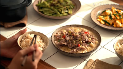 豚バラ肉と馬告の酸辣湯スープ